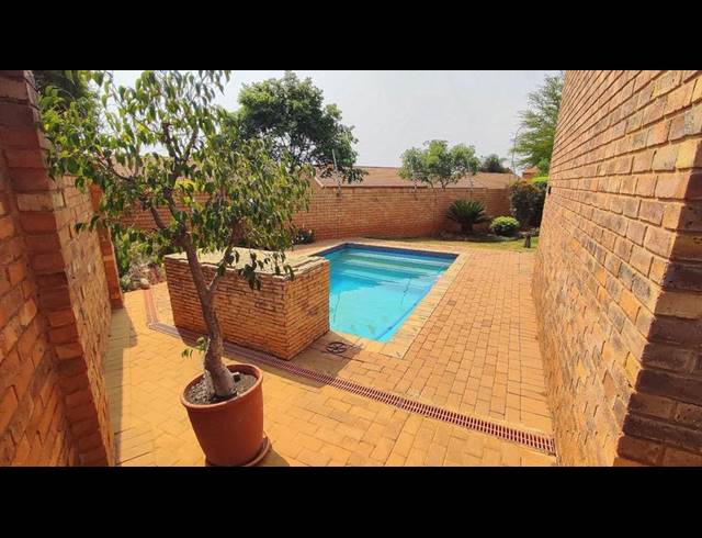 3 BEDROOM HOUSE FOR SALE IN AMBERFIELD CREST ESTATE